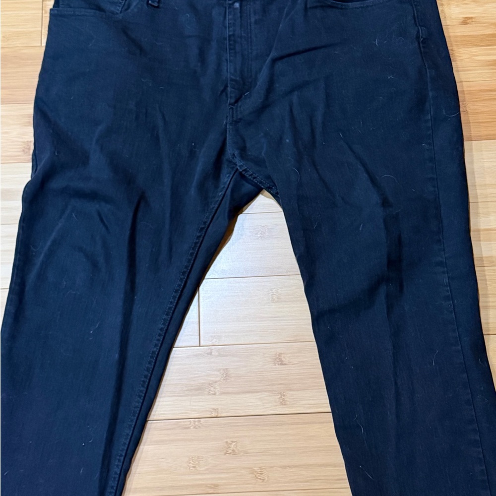 Men's Black Levi’s Straight fit 42W 30L